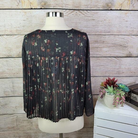 NWT Avec Les Filles Accordion Pleated Sheer Floral Black Blouse Medium - Picture 3 of 9